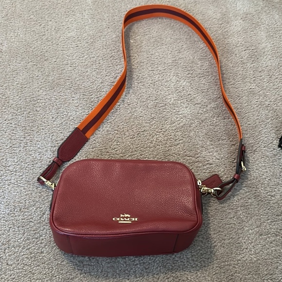 Maroon coach bag - Picture 2 of 3